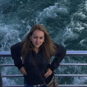 Meet your Posher, Carolina